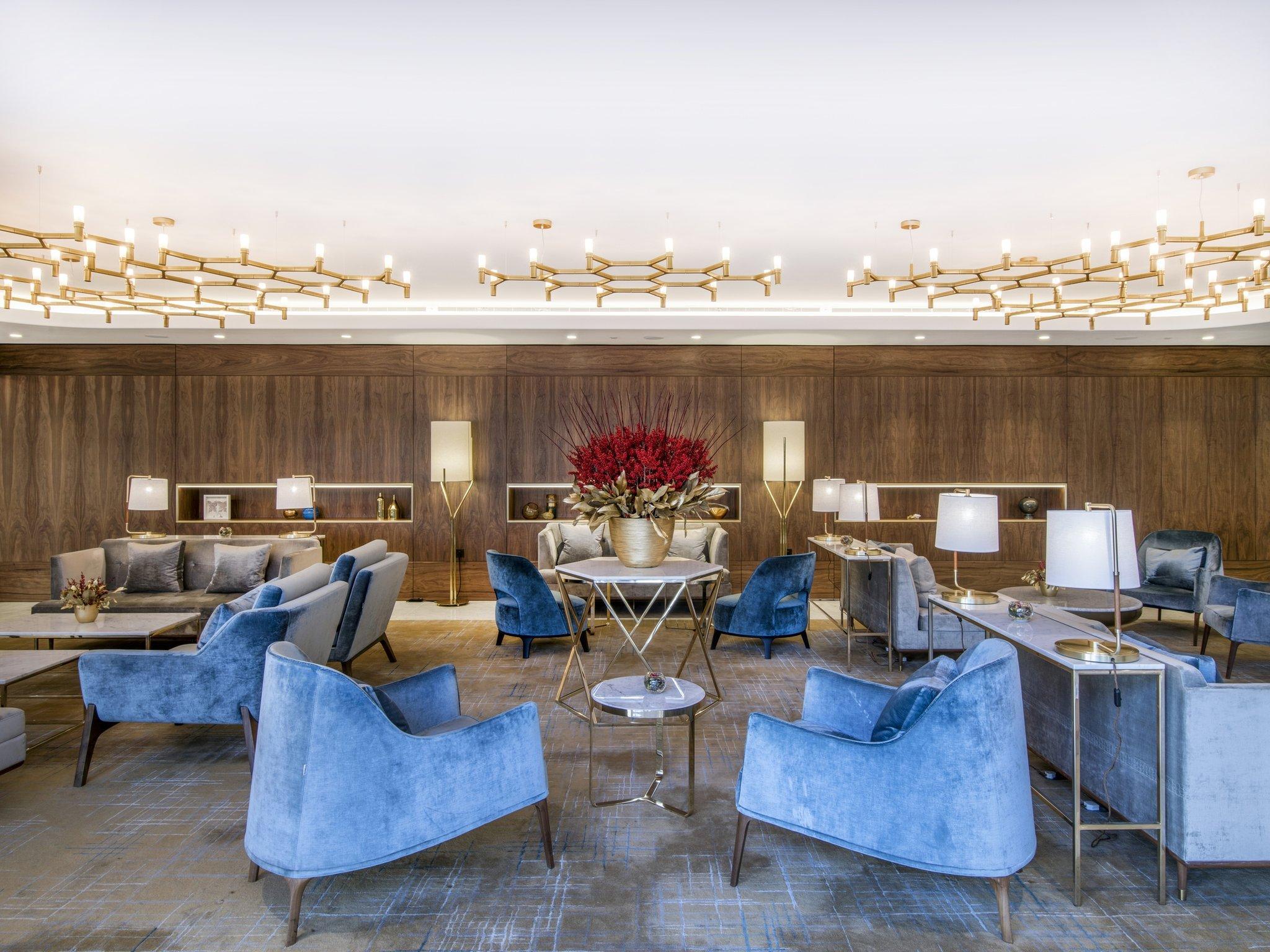Hotel Royal Lancaster Londra Esterno foto The lounge at the airport