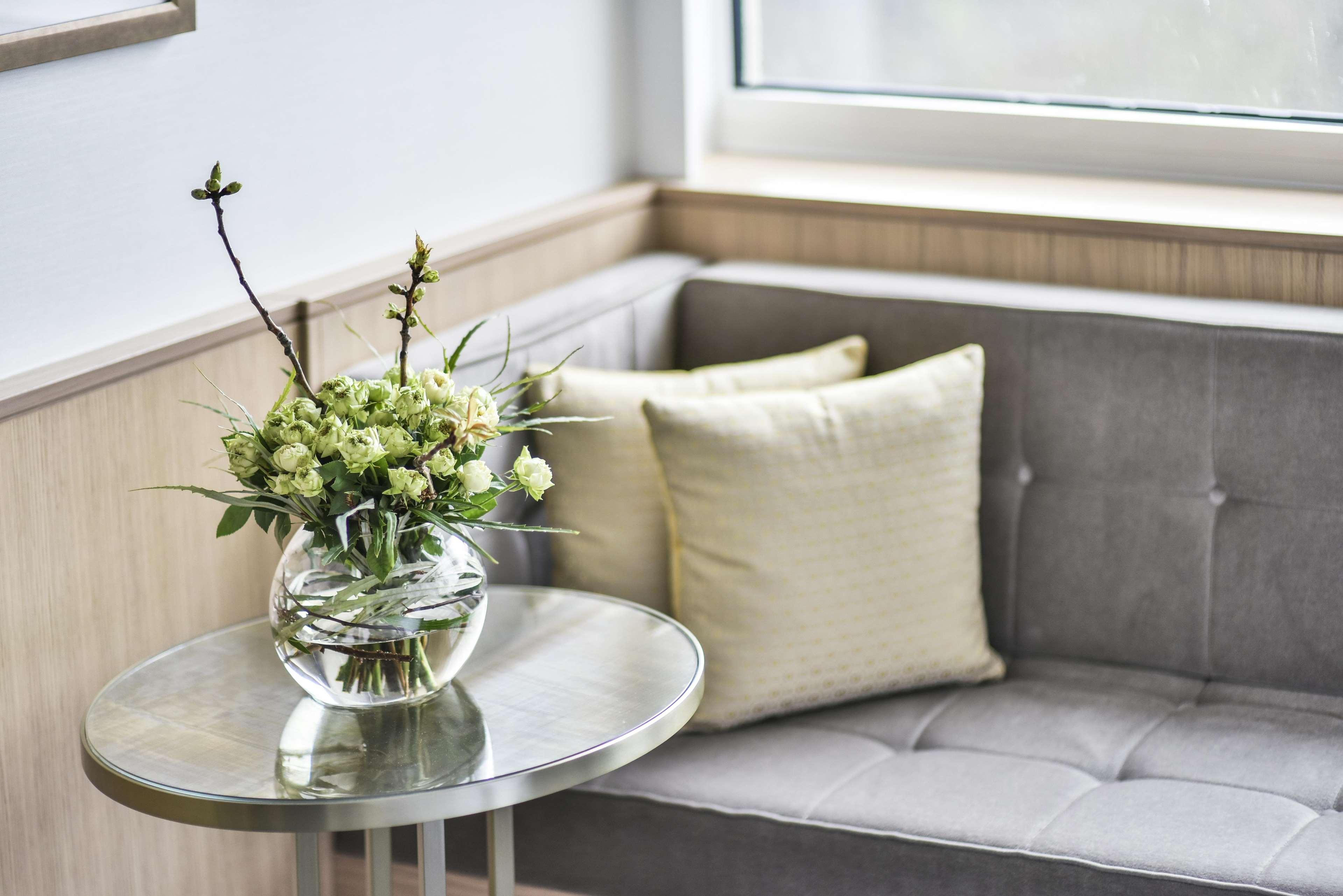 Hotel Royal Lancaster Londra Esterno foto A table with a glass tabletop