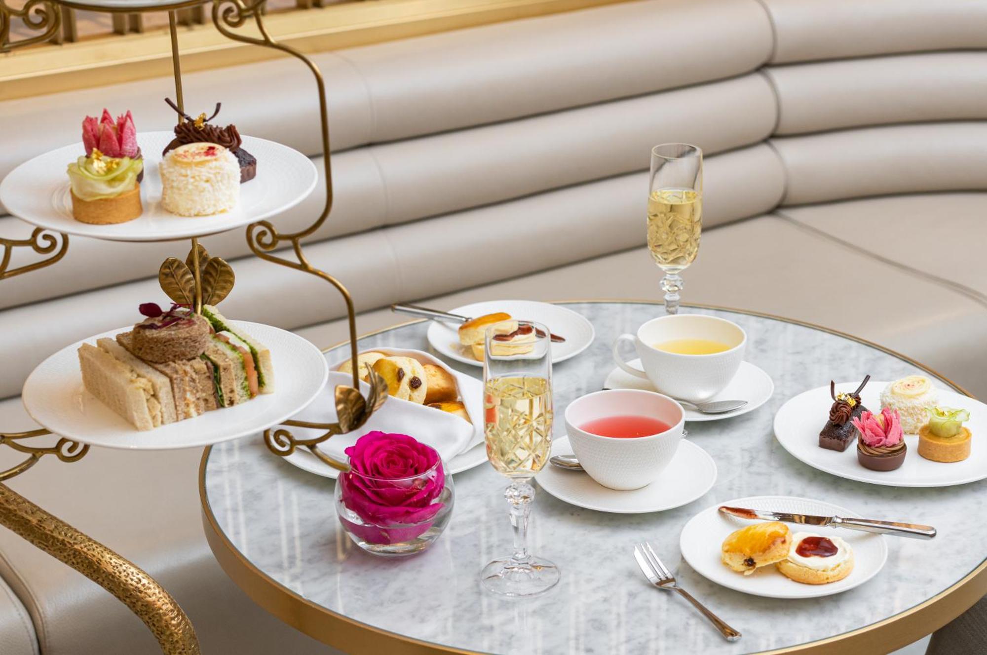 Hotel Royal Lancaster Londra Esterno foto Afternoon tea at the Ritz