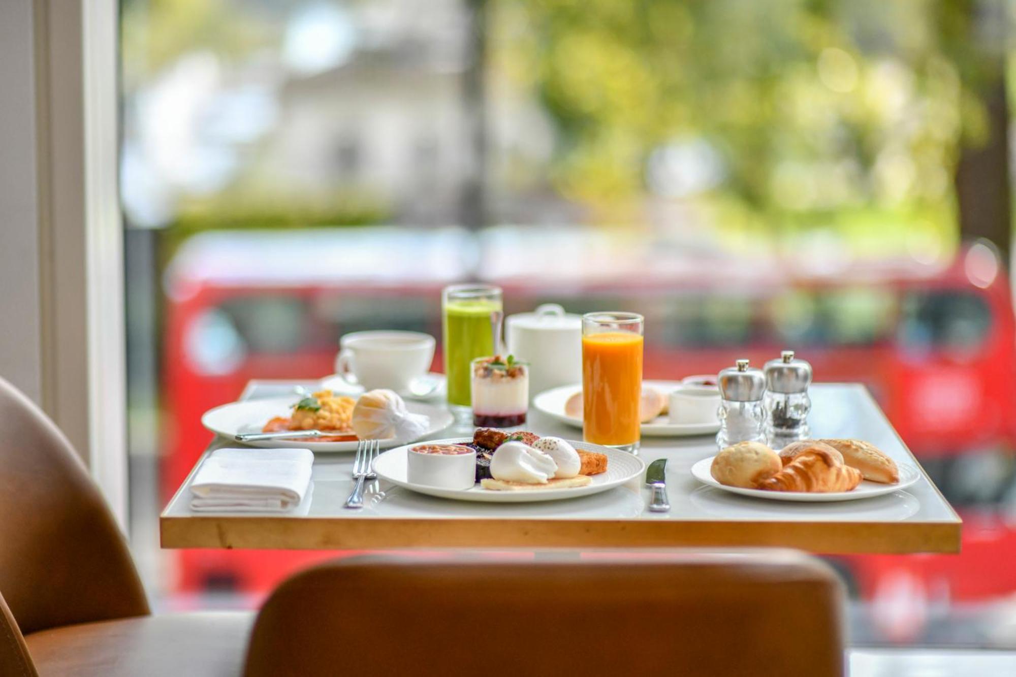 Hotel Royal Lancaster Londra Esterno foto Breakfast at the hotel